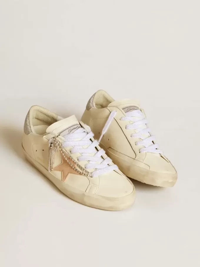 Super-Star LTD für Damen aus Nappaleder mit nudefarbenem Lederstern und glitzernder Fersenlasche Super-Star LTD für Damen aus Nappaleder mit nudefarbenem Lederstern und glitzernder Fersenlasche