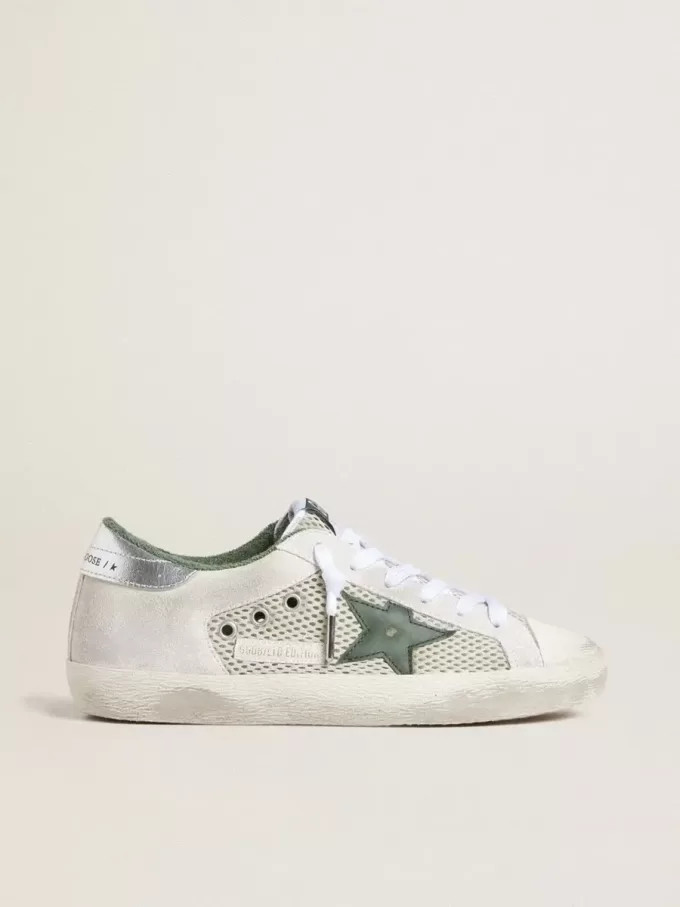 Super-Star LTD für Damen aus weißem Wildleder und Mesh mit grünem Lederstern und silberfarbenem Lederabsatz Super-Star LTD für Damen aus weißem Wildleder und Mesh mit grünem Lederstern und silberfarbenem Lederabsatz