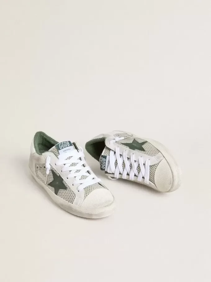 Super-Star LTD für Damen aus weißem Wildleder und Mesh mit grünem Lederstern und silberfarbenem Lederabsatz Super-Star LTD für Damen aus weißem Wildleder und Mesh mit grünem Lederstern und silberfarbenem Lederabsatz