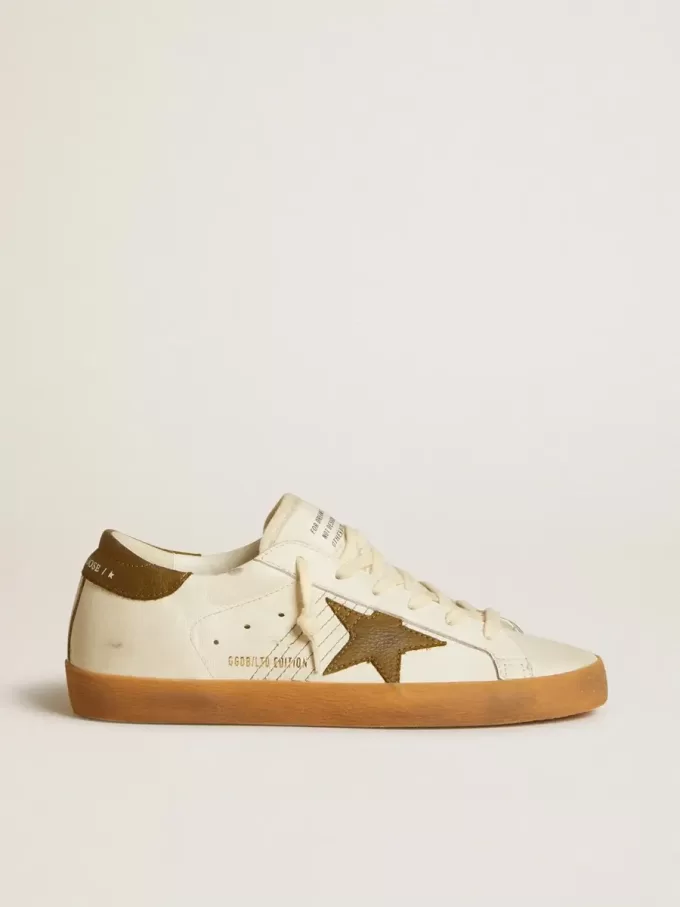 Super-Star LTD für Damen mit militärgrünem Nubuk-Stern und Fersenlasche Super-Star LTD für Damen mit militärgrünem Nubuk-Stern und Fersenlasche