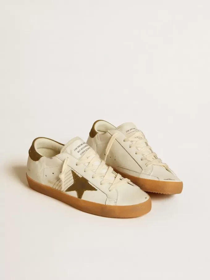 Super-Star LTD für Damen mit militärgrünem Nubuk-Stern und Fersenlasche Super-Star LTD für Damen mit militärgrünem Nubuk-Stern und Fersenlasche