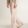 Super-Star LTD für Damen mit militärgrünem Nubuk-Stern und Fersenlasche Super-Star LTD für Damen mit militärgrünem Nubuk-Stern und Fersenlasche