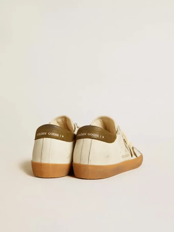 Super-Star LTD für Damen mit militärgrünem Nubuk-Stern und Fersenlasche Super-Star LTD für Damen mit militärgrünem Nubuk-Stern und Fersenlasche