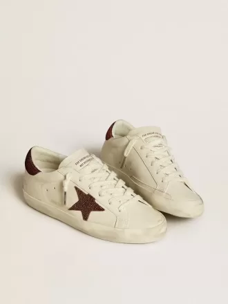 Super-Star LTD für Damen mit Wildlederstern und Fersenlasche mit Swarovski-Kristallen Super-Star LTD für Damen mit Wildlederstern und Fersenlasche mit Swarovski-Kristallen