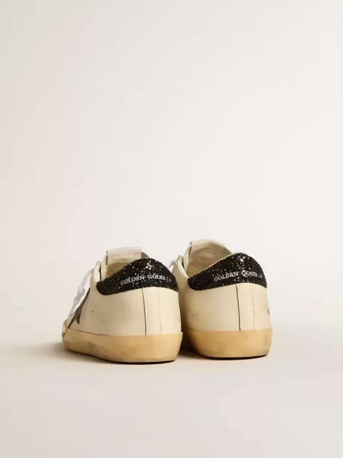 Super-Star LTD mit laminiertem Lederstern und schwarzer Glitzer-Fersenlasche Super-Star LTD mit laminiertem Lederstern und schwarzer Glitzer-Fersenlasche