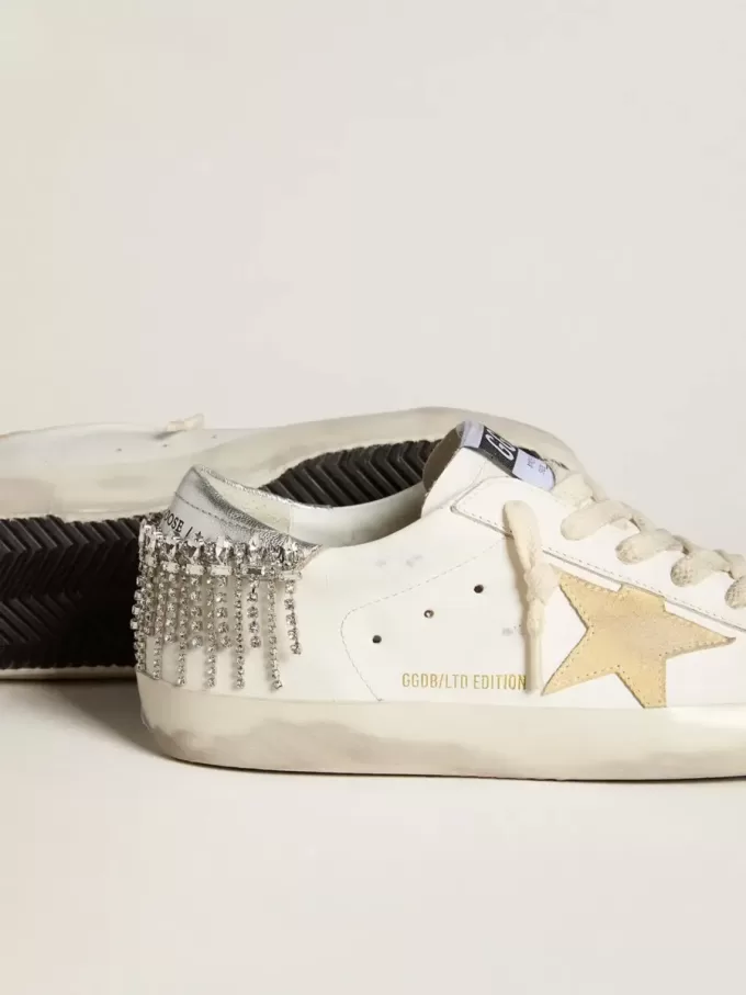 Super-Star LTD mit Stern aus Wildleder und Fersenlasche aus Leder mit Kristallen Super-Star LTD mit Stern aus Wildleder und Fersenlasche aus Leder mit Kristallen