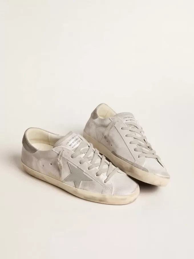 Super-Star-Sneaker aus grau-weißem Leder mit Glitzereffekt und Lederstern Super-Star-Sneaker aus grau-weißem Leder mit Glitzereffekt und Lederstern