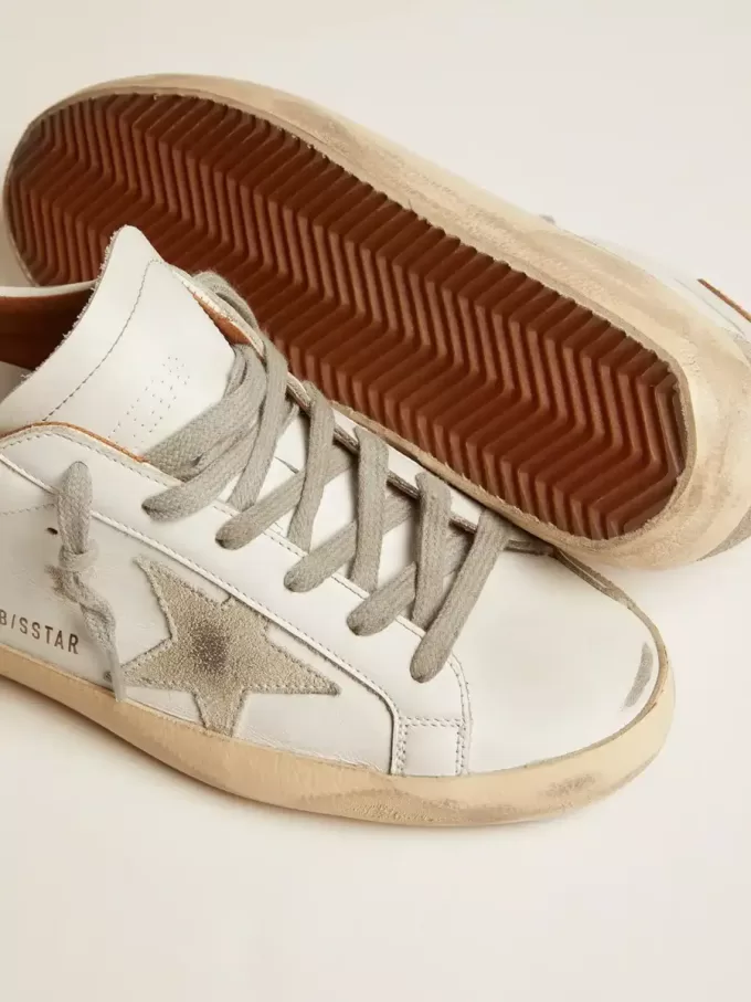 Super-Star-Sneaker für Damen mit Stern aus Wildleder und brauner Fersenlasche Super-Star-Sneaker für Damen mit Stern aus Wildleder und brauner Fersenlasche