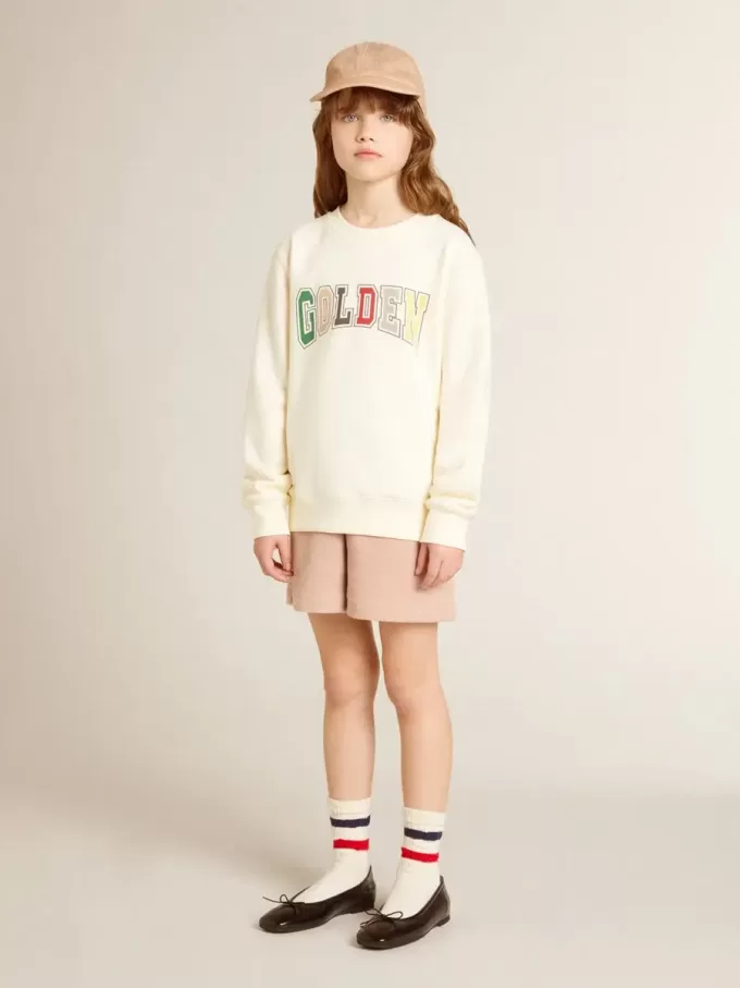 Sweatshirt in Altweiß mit mehrfarbigem Golden-Schriftzug auf der Vorderseite