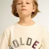 Sweatshirt in Altweiß mit mehrfarbigem Golden-Schriftzug auf der Vorderseite