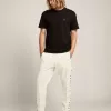 T-Shirt aus der Black Star Collection mit ton-in-ton Stern auf der Vorderseite