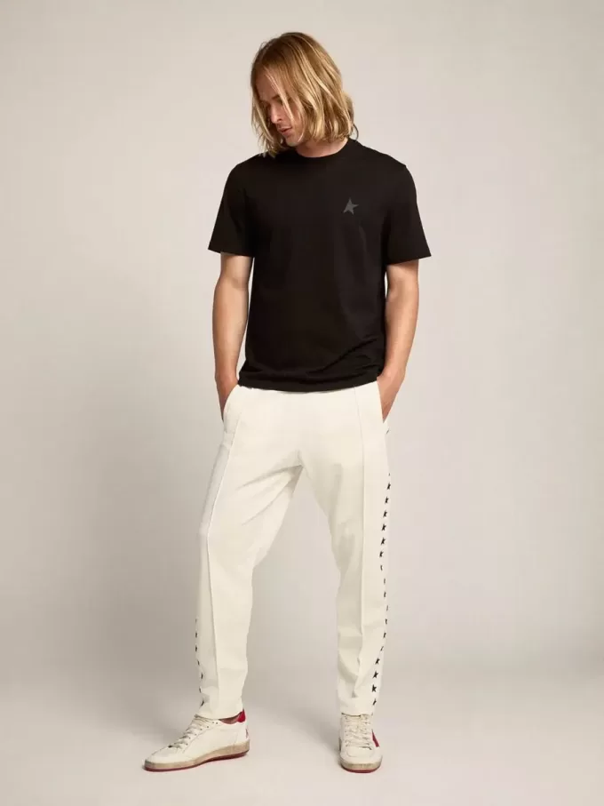 T-Shirt aus der Black Star Collection mit ton-in-ton Stern auf der Vorderseite