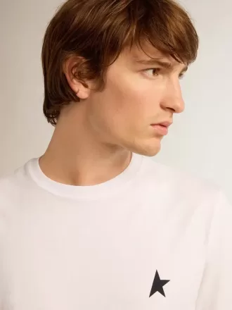 T-Shirt aus der White Star Collection mit schwarzem Stern auf der Vorderseite