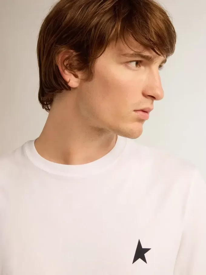 T-Shirt aus der White Star Collection mit schwarzem Stern auf der Vorderseite