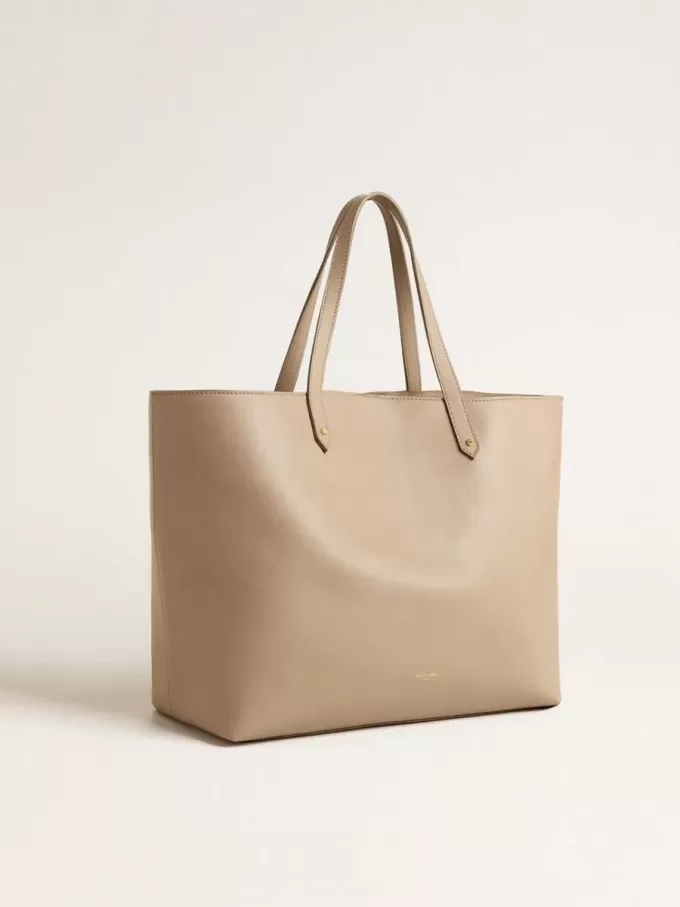 Taubengraue Pasadena-Tasche aus glattem Leder mit goldenem Logo