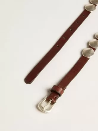 Trinidad schmaler Gürtel aus dunkelbraunem Leder mit silbernen Nieten