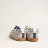 True-Star für Damen aus pastellrosa Wildleder mit silbernem Stern und Fersenlasche