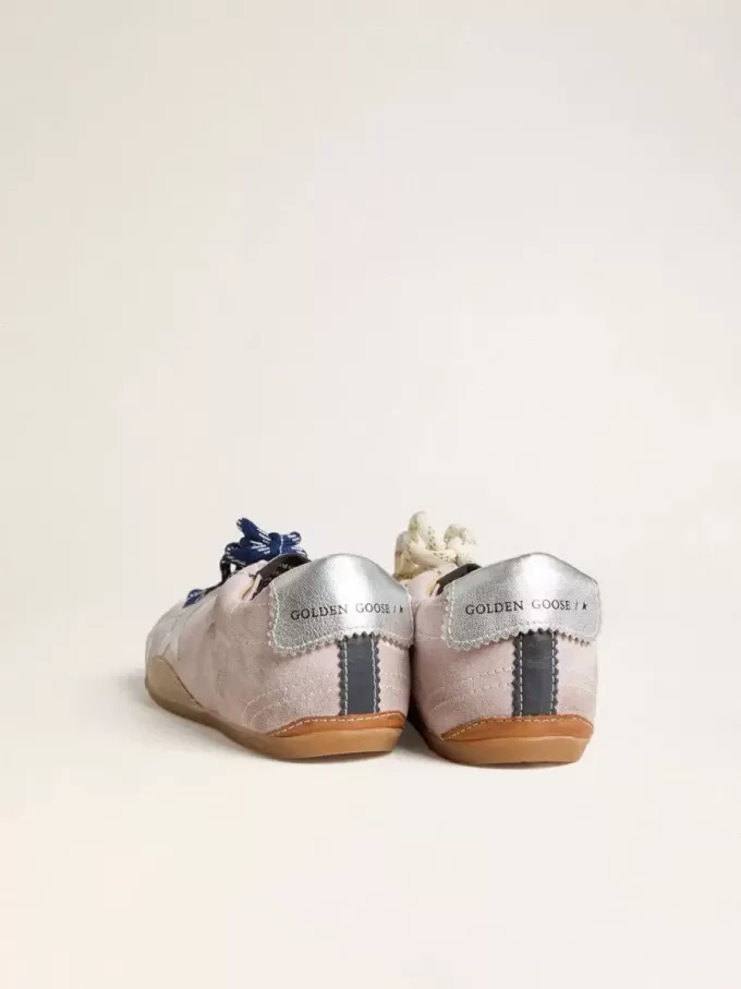 True-Star für Damen aus pastellrosa Wildleder mit silbernem Stern und Fersenlasche