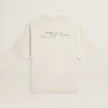 Unisex-T-Shirt in Used-Weiß mit aufgedrucktem Schriftzug