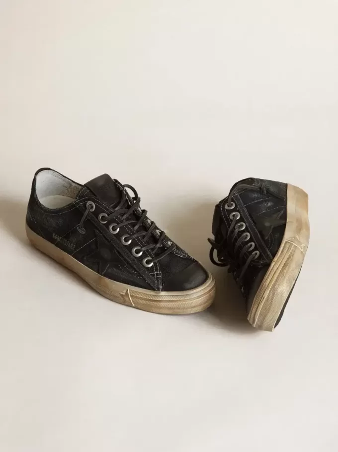 V-Star aus mitternachtsblauem Denim mit schwarzem Lederstern und Zehenkappe V-Star aus mitternachtsblauem Denim mit schwarzem Lederstern und Zehenkappe