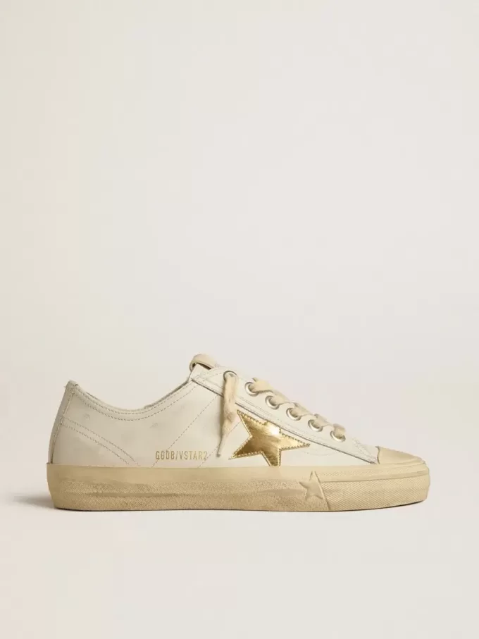 V-Star aus weißem Leder mit goldfarbenem Lederstern
