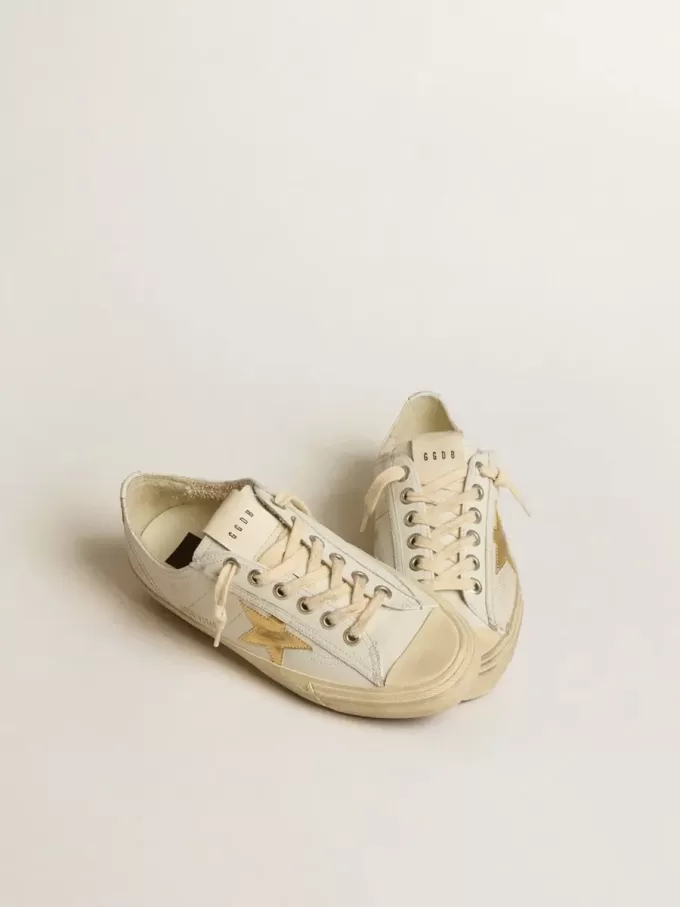 V-Star aus weißem Leder mit goldfarbenem Lederstern