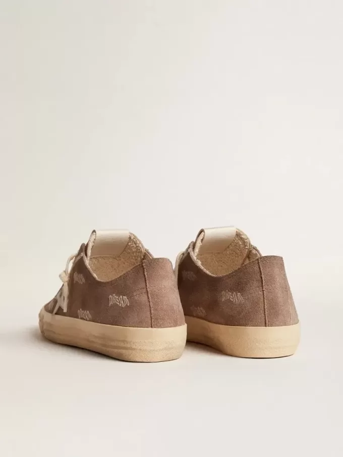 V-Star für Damen aus taubengrauem Wildleder mit hellgrauem Lederstern V-Star für Damen aus taubengrauem Wildleder mit hellgrauem Lederstern
