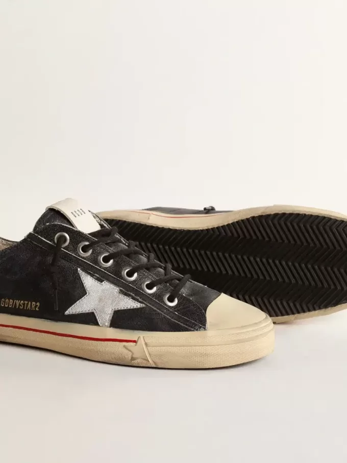 V-Star LTD aus blauem Leder mit silbermetallicfarbenem Lederstern V-Star LTD aus blauem Leder mit silbermetallicfarbenem Lederstern