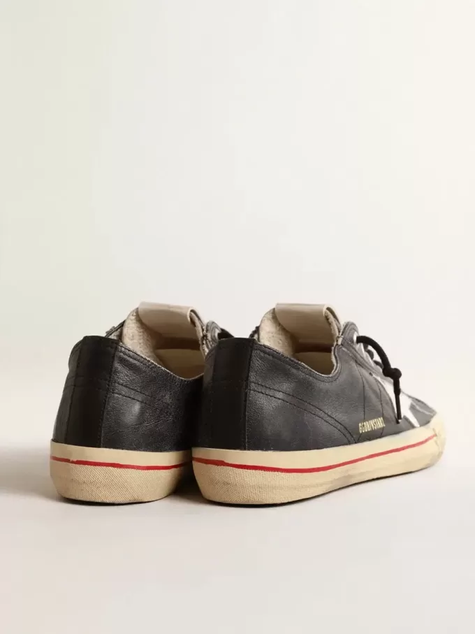 V-Star LTD aus blauem Leder mit silbermetallicfarbenem Lederstern V-Star LTD aus blauem Leder mit silbermetallicfarbenem Lederstern