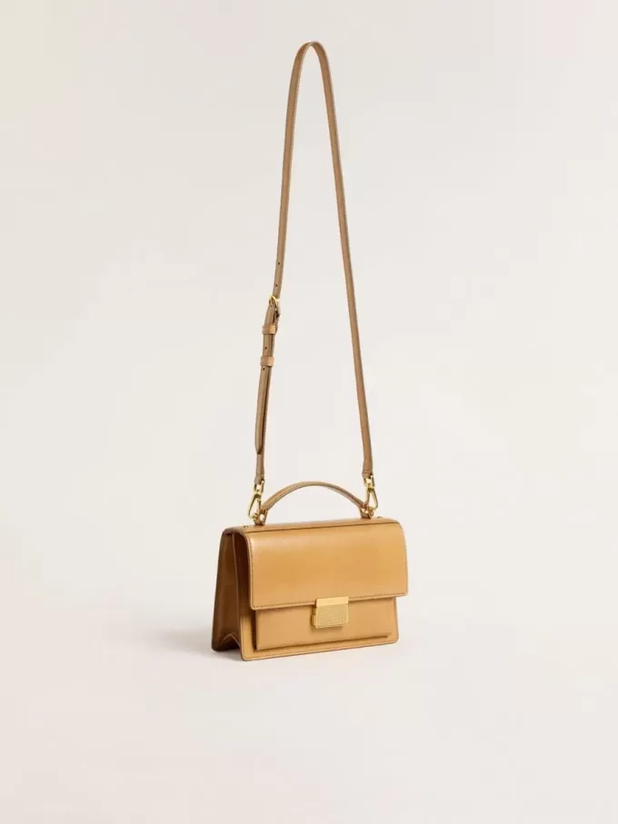 Venezia-Tasche aus ockergelbem geprägtem Leder mit goldenen Details