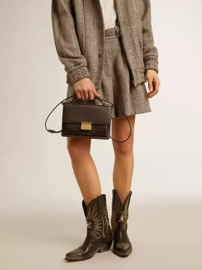 Venezia Tasche aus schwarzem Distressed-Leder mit goldenen Details