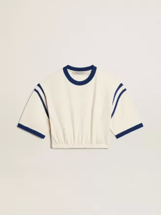 Verkürztes T-Shirt aus weißer Baumwolle mit Schriftzug auf der Rückseite Verkürztes T-Shirt aus weißer Baumwolle mit Schriftzug auf der Rückseite