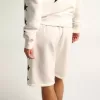 Vintage-weiße Bermudashorts für Herren mit kontrastierenden schwarzen Sternen