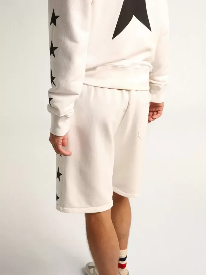 Vintage-weiße Bermudashorts für Herren mit kontrastierenden schwarzen Sternen