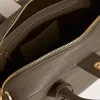 Vita Bag aus salbeigrünem Leder mit goldenen Details
