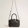 Vita Bag aus schwarzem Schafsleder mit goldenen Details