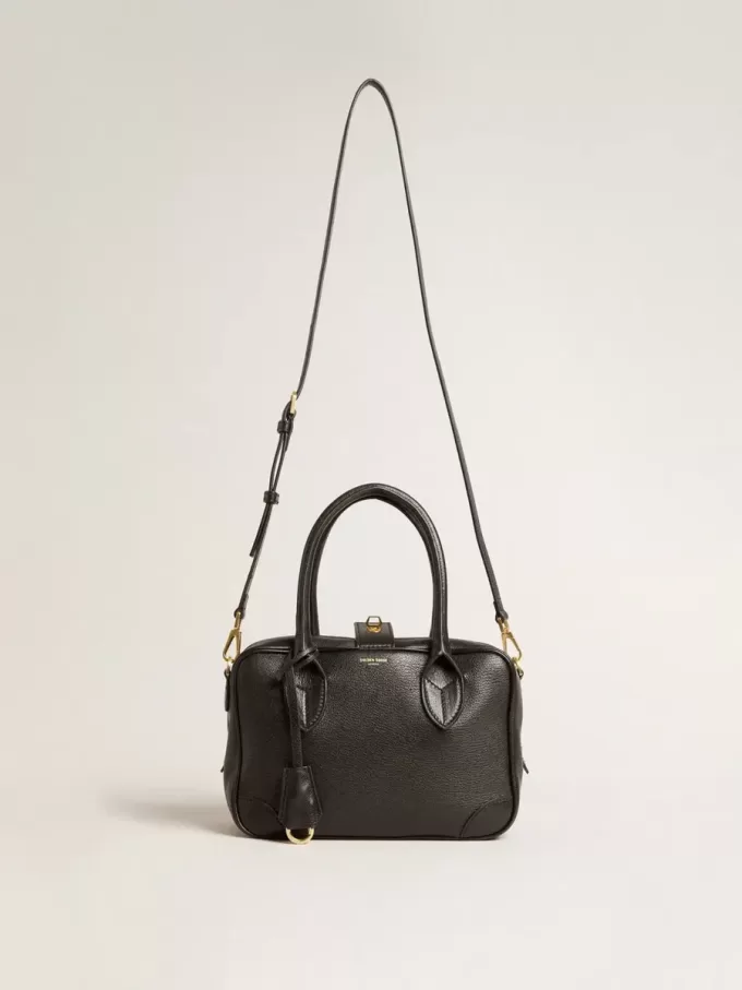 Vita Bag aus schwarzem Schafsleder mit goldenen Details