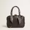 Vita Bag aus schwarzem Schafsleder mit goldenen Details