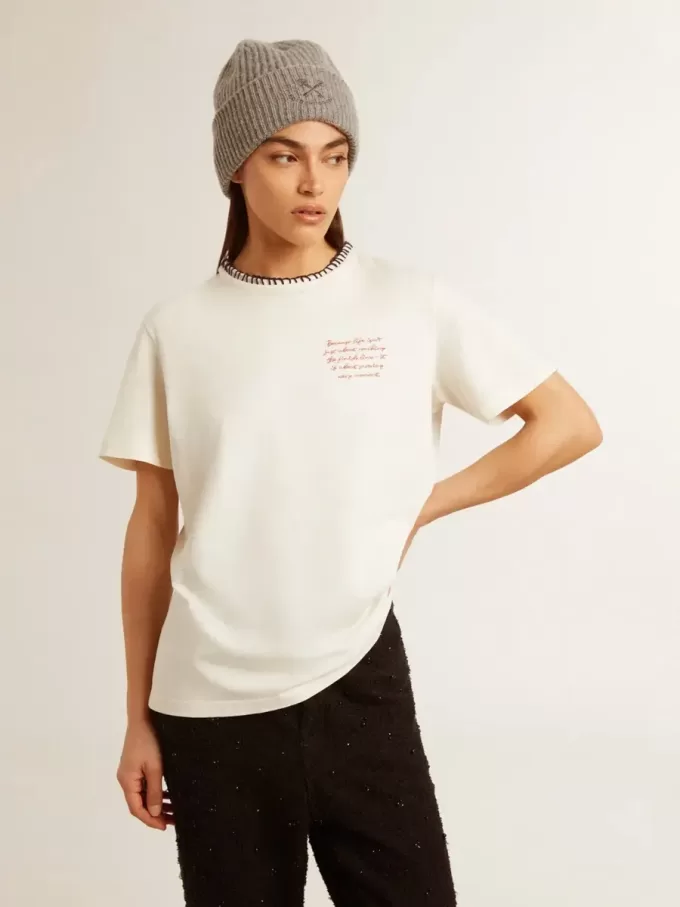 Weißes Baumwoll-T-Shirt für Damen mit Handstickerei Weißes Baumwoll-T-Shirt für Damen mit Handstickerei