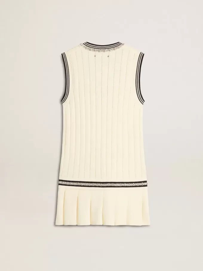 Weißes Baumwoll-Wickelkleid für Damen mit dunkelblauen Rippbündchen und Kristallen