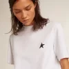 Weißes Damen-T-Shirt mit dunkelblauem Stern auf der Vorderseite