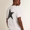 Weißes Herren-T-Shirt mit dunkelblauem Stern auf dem Rücken