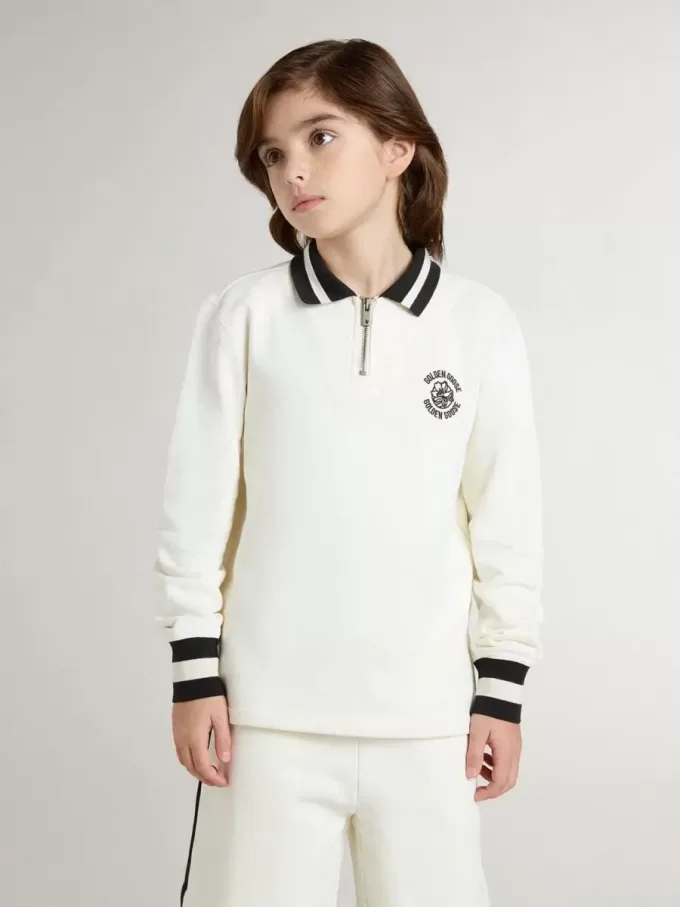 Weißes Polo-Sweatshirt aus Baumwolle für Kinder mit Stickerei auf der Brust und Aufdruck auf dem Rücken