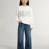 Weißes Sweatshirt für Mädchen mit mehrfarbiger „Golden”-Schrift auf der Vorderseite