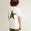 Weißes T-Shirt für Jungen mit kontrastierendem dunkelgrünem Logo und Stern