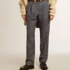 Weite Damenhose aus babyblauer Wolle Weite Damenhose aus babyblauer Wolle