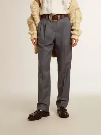 Weite Damenhose aus babyblauer Wolle