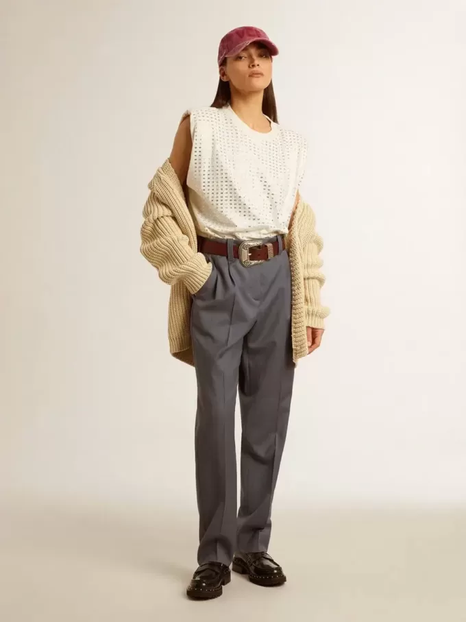 Weite Damenhose aus babyblauer Wolle Weite Damenhose aus babyblauer Wolle