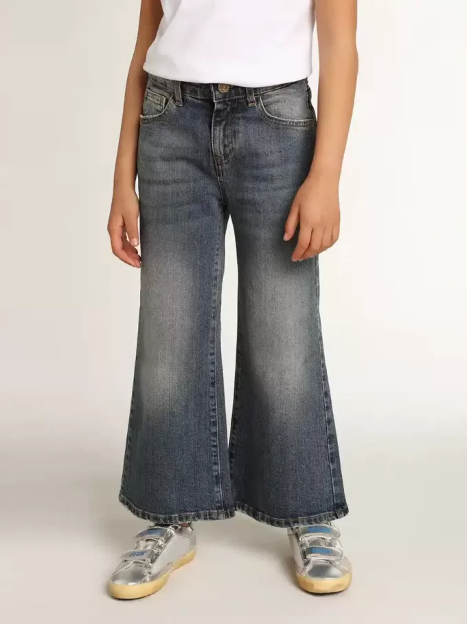 Weite Jeans aus mittelblauem Bull Denim Weite Jeans aus mittelblauem Bull Denim