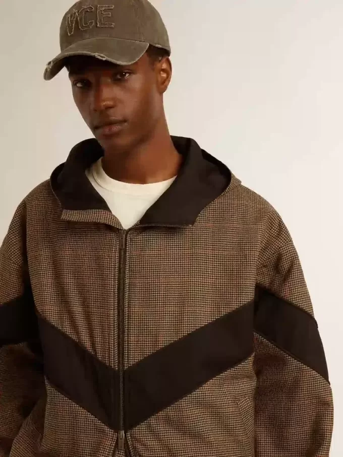 Windjacke in Beige und Schwarz mit Hahnentrittmuster